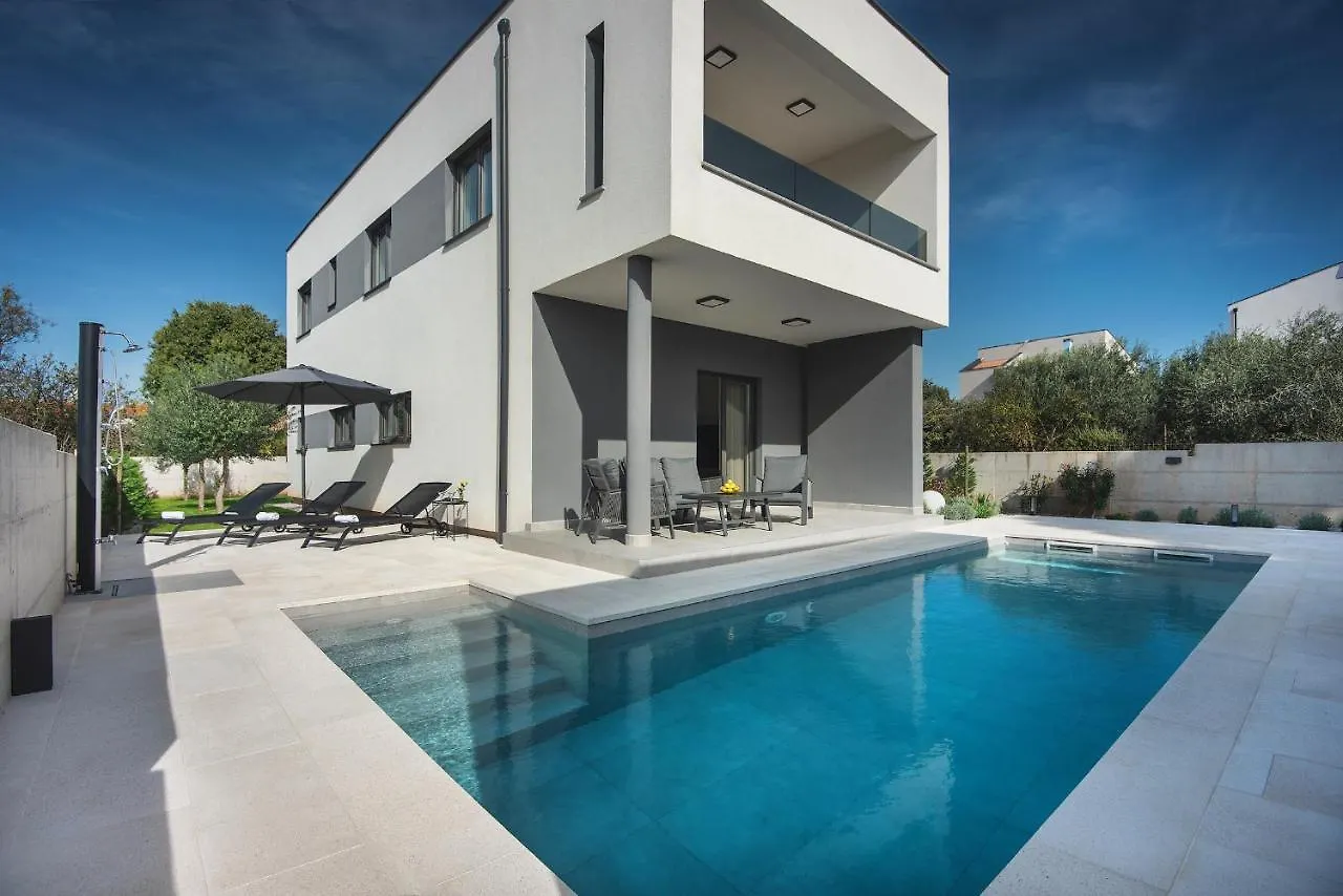 Vila Eia Pula Villa